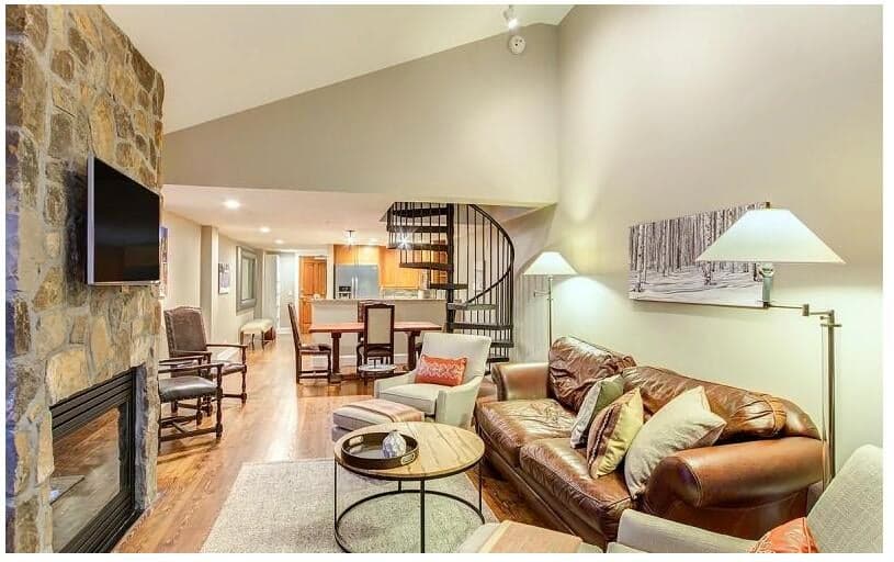 550 W Depot Avenue 307