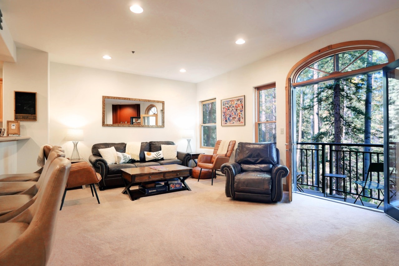 Turnkey Mountain Getaway at Bear Creek Lodge – A Telluride Investment & Lifestyle Retreat